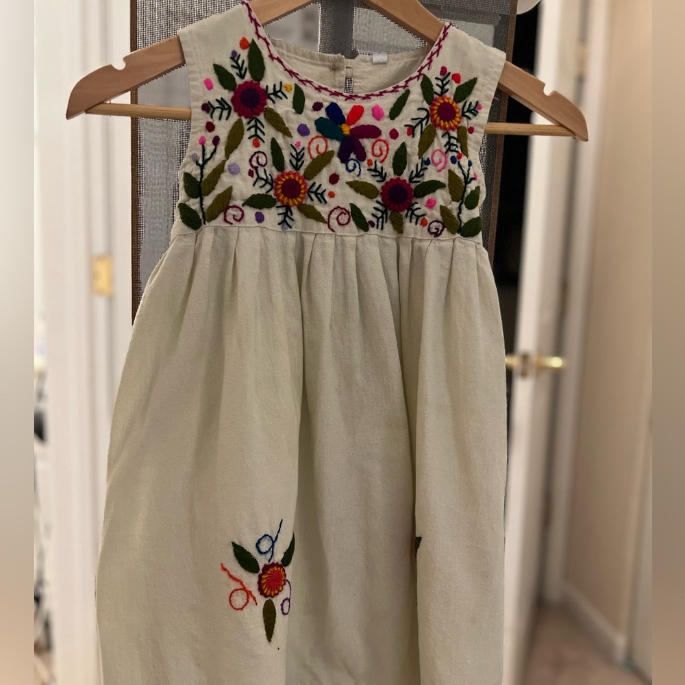Embroidered Girls Dress. Made in Guatemala. Vestido de manta